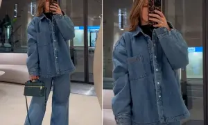 Stylowe stylizacje z koszulą oversize. Denimowy total look z szerokimi spodniami i zieloną torebką.