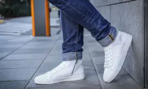 Jakie buty do jasnych spodni - najlepsze stylizacje na każdą okazję
