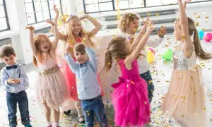 Stylizacja na urodziny dziecka: wygodne i modne pomysły na strój